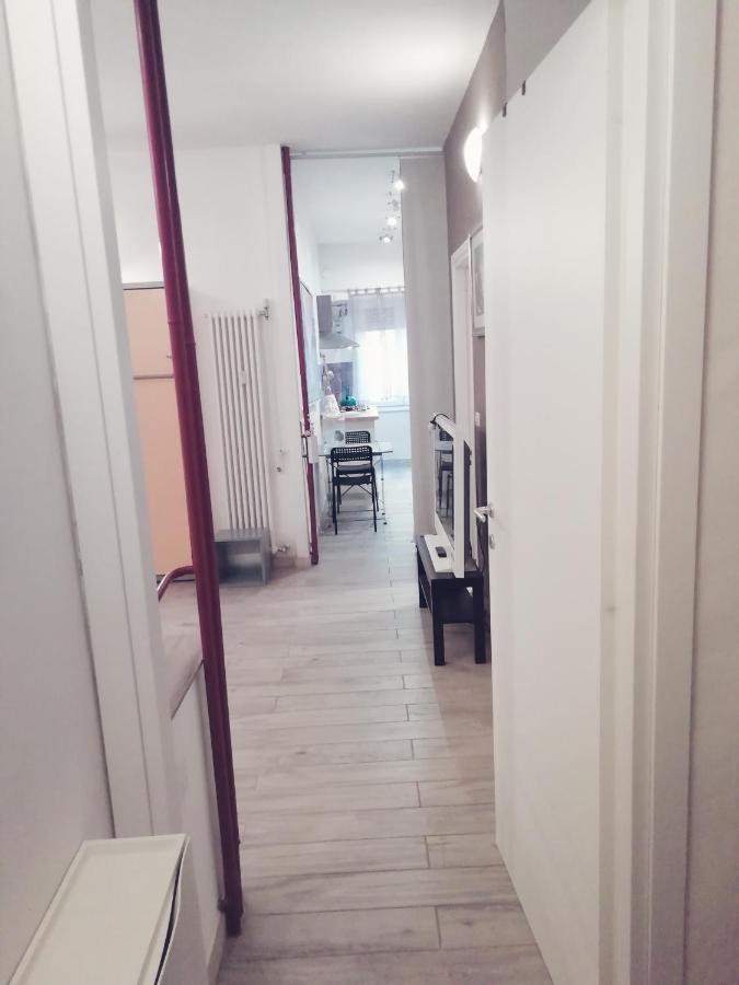 White Apartment Roma Ngoại thất bức ảnh