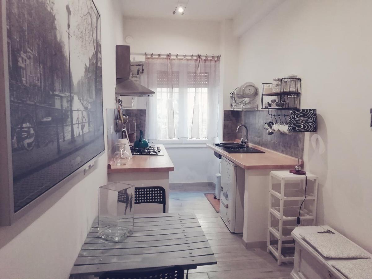 White Apartment Roma Ngoại thất bức ảnh