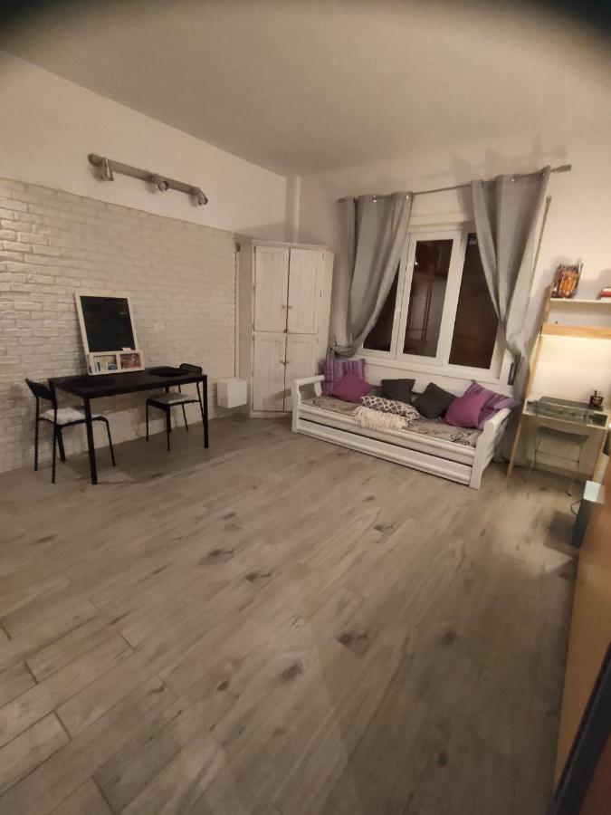 White Apartment Roma Ngoại thất bức ảnh