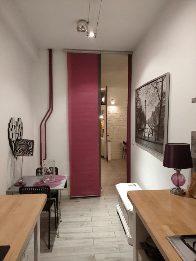 White Apartment Roma Ngoại thất bức ảnh