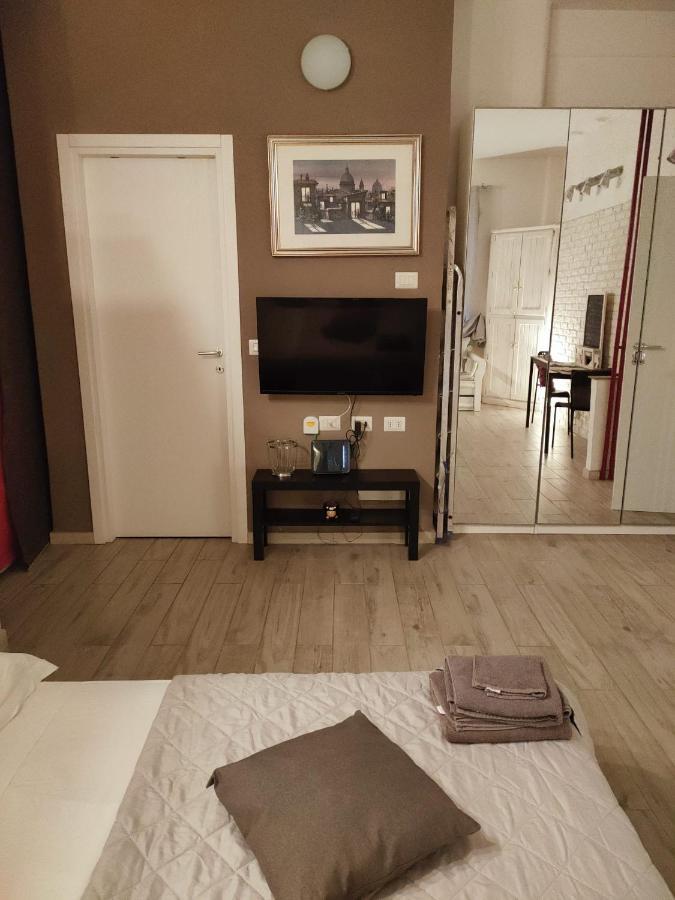 White Apartment Roma Ngoại thất bức ảnh