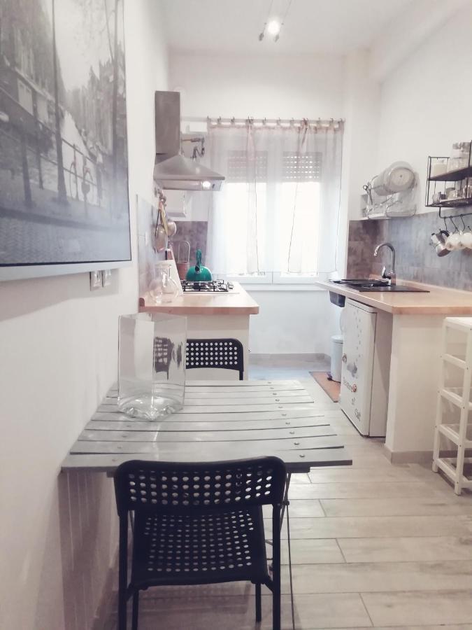 White Apartment Roma Ngoại thất bức ảnh