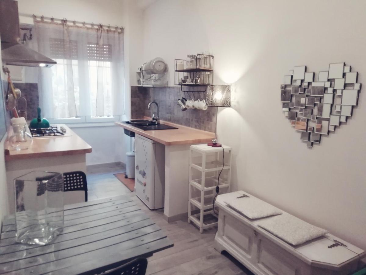 White Apartment Roma Ngoại thất bức ảnh