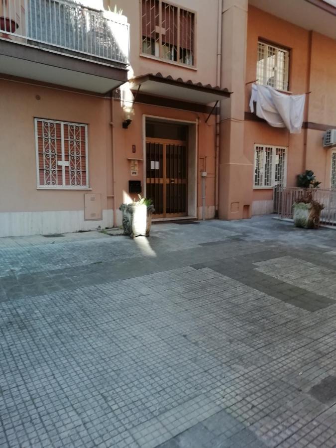 White Apartment Roma Ngoại thất bức ảnh